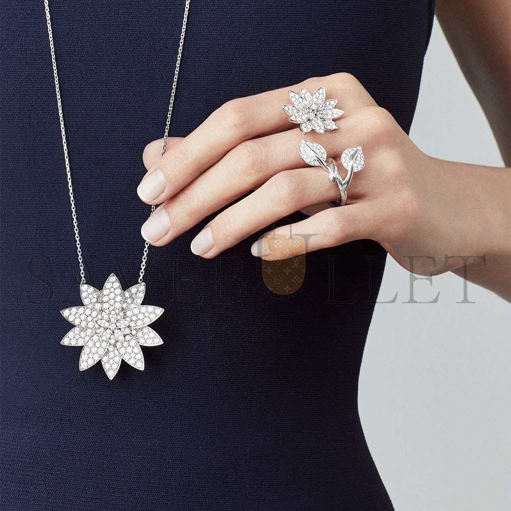 V*N CL*F arpels lotus between the finger ring vcarp1nd00